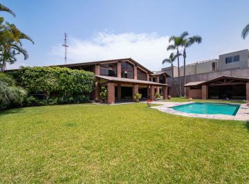 Casa de 4 habitaciones, Lima · Vendo Hermosa Casa con Piscina en Santiago de Surco