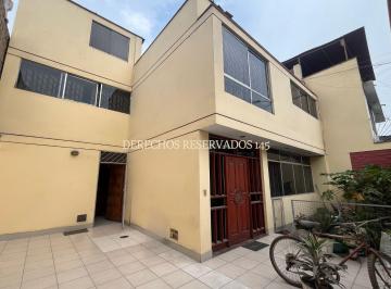 Casa de 3 habitaciones, Lima · Casa Independiente Frente a Parque - Santa Clara