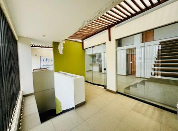 Departamento de 6 habitaciones, Lima · Oferta! Venta de Triplex en Surco en Buen Estado!