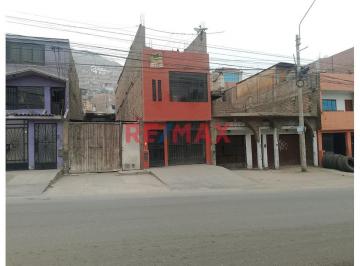 Casa · 200m² · 4 Dormitorios · Se Vende Casa en Av Santa Rosa San Juan de Lurigancho