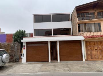 Casa de 7 habitaciones, Lima · Alquilo Amplia y Moderna Casa de 3pisos en Chorrillos Urb Cedros de Villa 7dorms Piscina 2cocheras