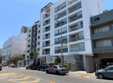Departamento de 3 habitaciones, Lima · Alquilo Lindo Dpto en Miraflores Frente a Parque 4to Piso, 100 m², 3dorms A/serv Cochera