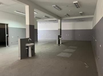 Local comercial de 15 habitaciones, Lima · Local Comercial Entidades de Salud en San Luis