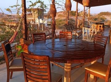 Casa de playa de 4 habitaciones, Talara · Bajo de Precio!punta Vichayo "Casa Ballena" Casa de Playa en Vichayito