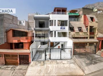 Departamento de 4 habitaciones, Lima · ¡Dúplex de 4 Dorm. Frente a Parque en La Molina!