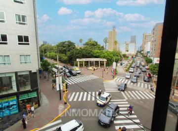 Local comercial , Lima · Propiedad de Uso Mixto 4to Piso en Esquina Frente Al Parque Kennedy en Miraflores