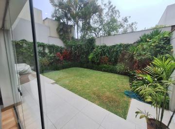 Casa de 5 habitaciones, Lima · Preciosa Casa Cerca Al Golf en Zona de Parques, Excelente Ubicación Residencial.