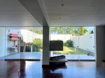 Casa de 4 habitaciones, Lima · Moderna y Funcional Casa con Amplios Ambientes