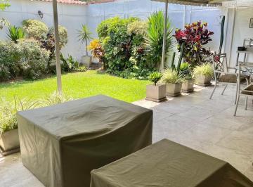 Casa de 5 habitaciones, Lima · Casa Como Terreno con Fondo a Parque en La Aurora - Miraflores