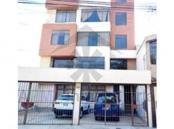 Departamento de 3 habitaciones, Chiclayo · Venta de Departamento en Segundo Piso con Cochera y Frente a Parque en Chiclayo