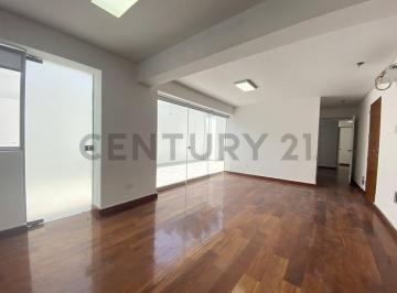Living y Comedor · Venta de Flat en Primer Piso en Surco