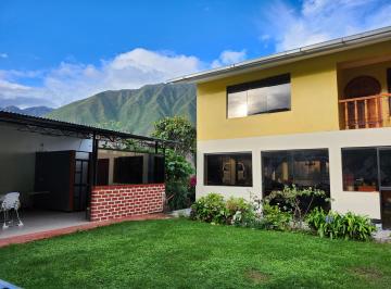 Casa de campo de 5 habitaciones, Urubamba · Se Vende Hermosa Casa en Urubamba en El Corazon del Valle Sagrado