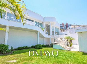 Casa · 258m² · 4 Dormitorios · 2 Estacionamientos · Venta Casa en Casuarinas Sur532 m² Jardín - Jacuzzi - Terraza