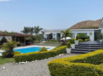 Casa · 2950m² · 7 Dormitorios · 5 Estacionamientos · Espectacular Casa de Campo en Venta en Pachacámac