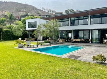 Casa · 652m² · 4 Dormitorios · 8 Estacionamientos · Venta Espectacular Residencia Urb. Casuarinas. Surco