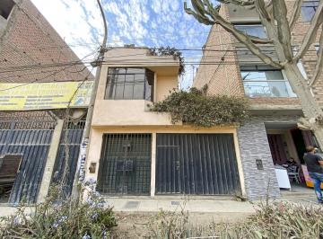 Casa · 180m² · 3 Dormitorios · 1 Estacionamiento · Casa de 2 Pisos + Departamento en Construcción – Km 24 Túpac Amaru