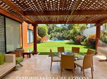 Casa de 5 habitaciones, Lima · Venta de Casa Como Terreno