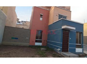 Casa · 168m² · 3 Dormitorios · 1 Estacionamiento · Venta de Casa en Carabayllo Mas Terreno con 2 Cochera en Condominio Villa Club 2