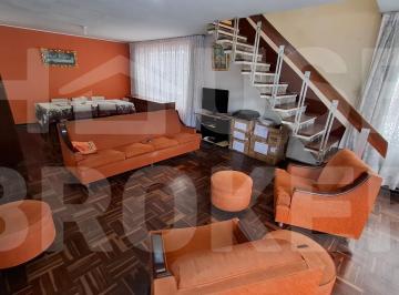 Casa de 4 habitaciones, Lima · Casa en Santa Catalina Frente a Parque