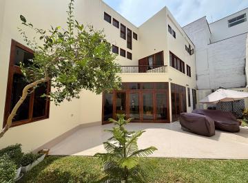 Casa de 5 habitaciones, Lima · Casa Frente a Parque con 5 Dorms - Excelente Ubicación
