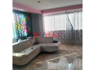 Casa · 360m² · 7 Dormitorios · 3 Estacionamientos · Oportunidad Vendo Casa con 3 Departamentos y Local Comercial en Av