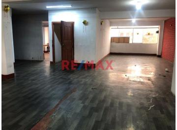 Local comercial · 160m² · Alquiler de Local en 2do Piso en Villa Maria del Triunfo