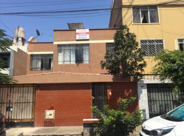Casa de 7 habitaciones, Lima · Casa a Precio de Terreno, Urbanización Elio, Lima Cercado