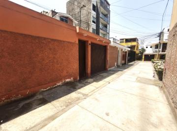Casa de 3 habitaciones, Lima · Venta de Casa por Remodelar en Pasaje Hortencia Urb Los Sauces Surquillo