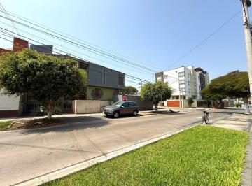 Casa de 5 habitaciones, Lima · Esquina - At: 338 m² - 2 Frentes 21 Ml y 16.65 Ml
