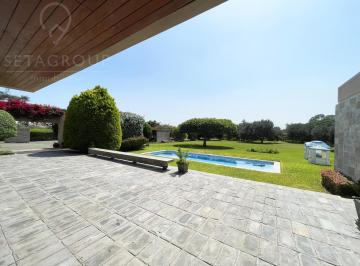 Casa · 250m² · 4 Dormitorios · Venta Casa de Campo en Chilca