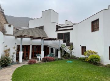 Casa de 5 habitaciones, Lima · Casa Frente a Parque - At. 400 m² - 5 Dorm.