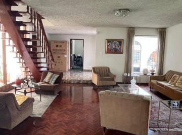 Casa de 3 pisos en esquina – Amplios ambientes y excelente iluminación
Calle Lop · Vendo Casa 327 m² Esquina 4 Cocheras - Lopez de Ayala - San Borja