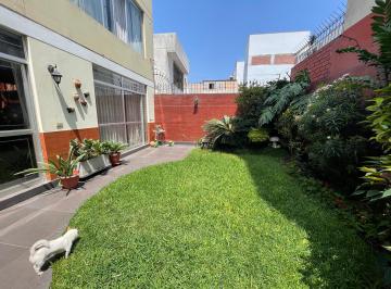 Casa de 4 habitaciones, Lima · Venta de Casa en Surco