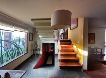 Casa · 332m² · 3 Dormitorios · 3 Estacionamientos · Casa en Venta en San Isidro