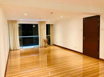 Departamento de 4 habitaciones, Lima · Vendo o Alquilo Impecable Dpto de 4 Dorm. en 2do Piso, 200 m² + Cochera y Depósito en Surco