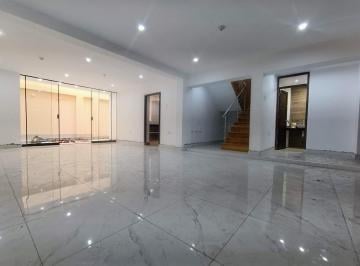 Casa de 6 habitaciones, Trujillo · En Venta Hermosa Casa de 3 Pisos, Urb Primavera, Trujillo