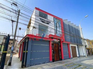 Local comercial · 149m² · 7 Dormitorios · Se Vende Local Comercial Muy Cerca de Av Tupac Amaru