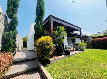 Casa de 4 habitaciones, Lima · Amplia y Bonita Casa de Techos Altos y Terraza Vista al jardín