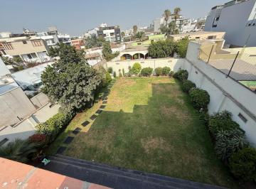 JARDÍN INTERNO · Linda Casa con Jardín Amplio