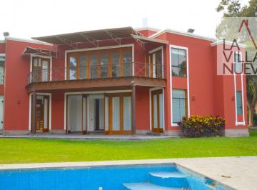 Casa · 435m² · 4 Dormitorios · 2 Estacionamientos · Casa en La Planicie, en Zona Segura, con Piscina y Terraza