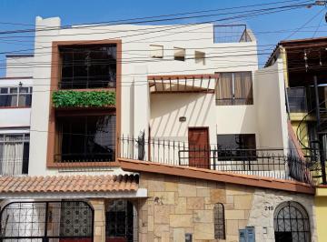 Casa de 3 habitaciones, Lima · Venta de Amplia Casa en San Luis – $410,000 - Precio Negociable