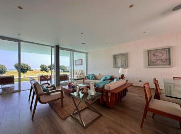 Casa · 580m² · 6 Dormitorios · 3 Estacionamientos · Vendo Casa de Playa en El Condominio La Jolla