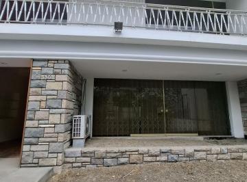 Casa · 474m² · 4 Dormitorios · 4 Estacionamientos · Alquiler Casa Para Oficina en San Isidro (- 40)