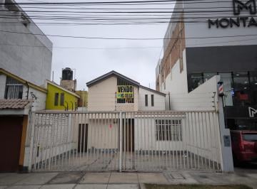 Casa de 3 habitaciones, Lima · Casa Frente a Parque