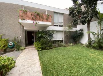 Casa de 4 habitaciones, Lima · Venta de Casa con Jardin, Cerca Al Parque Cibeles