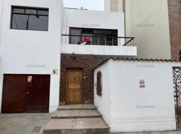 Casa · 363m² · 4 Dormitorios · 2 Estacionamientos · Casa Como Terreno