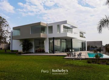 Terreno / Lote · 840m² · 5 Dormitorios · Espectacular Casa de Campo de 2 Pisos en Venta – Pachacámac