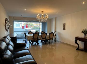 Departamento de 3 habitaciones, Lima · Vendo Amplio E Iluminado Departamento Cerca U. de Lima - At:174 m² - $315,000