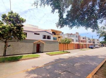 Casa de 5 habitaciones, Lima · Hermosa Casa Remodelada, Chacarilla! Cerca Colegio Santísimo Nombre de Jesús