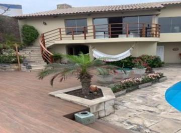 Terreno / Lote · 697m² · 4 Dormitorios · 3 Estacionamientos · Vendo Hermosa Casa, Vta Al Mar en Av La Carabela 1, Urb. Villa Hermosa, Ancon